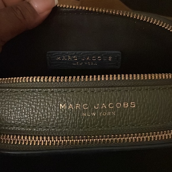 Authentic Leather Marc Jacobs CrossBody Bag🌻 - Picture 4 of 7